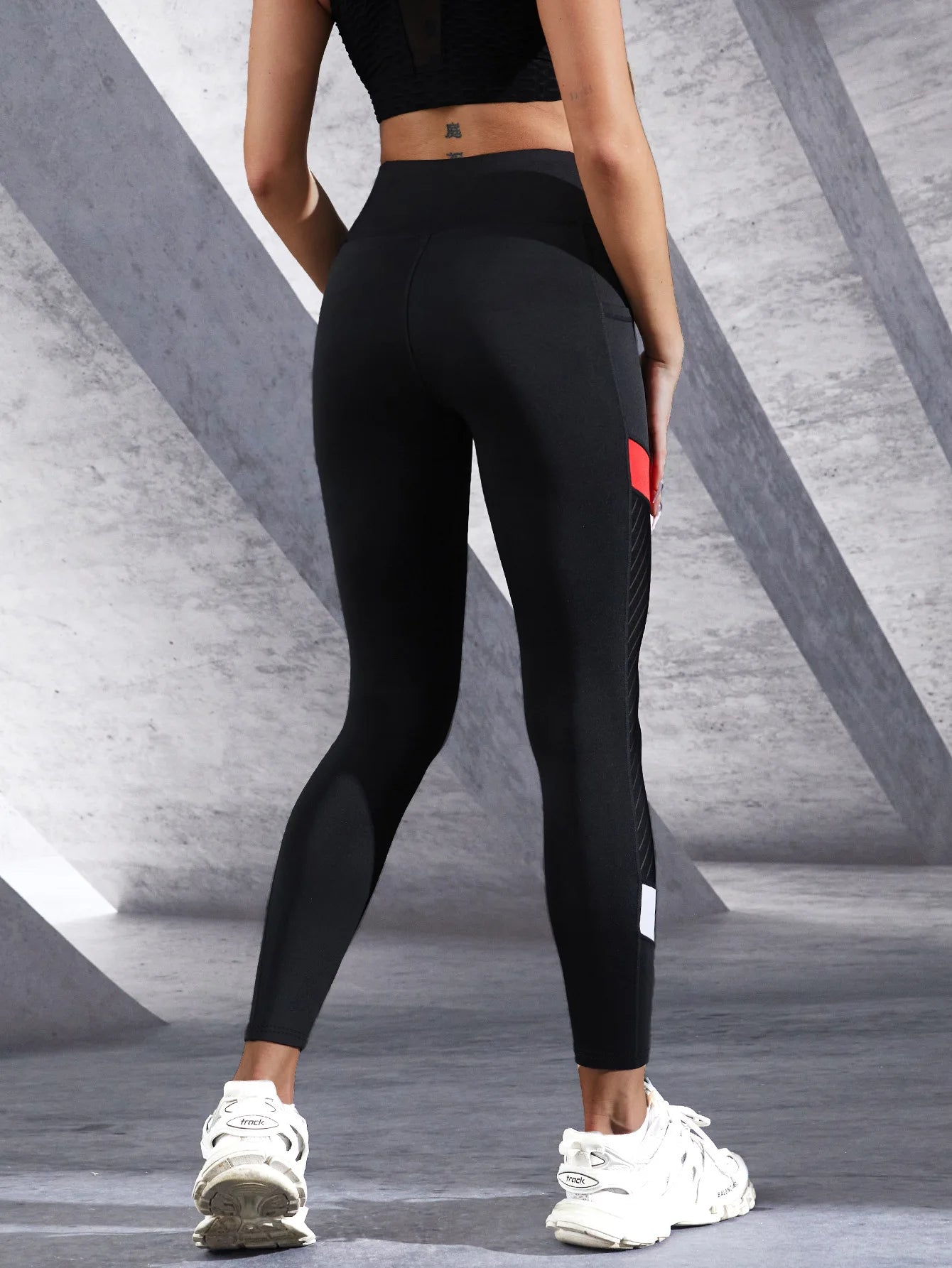 Colorblocked Mesh High Waist Yoga Pants With Side Pockets